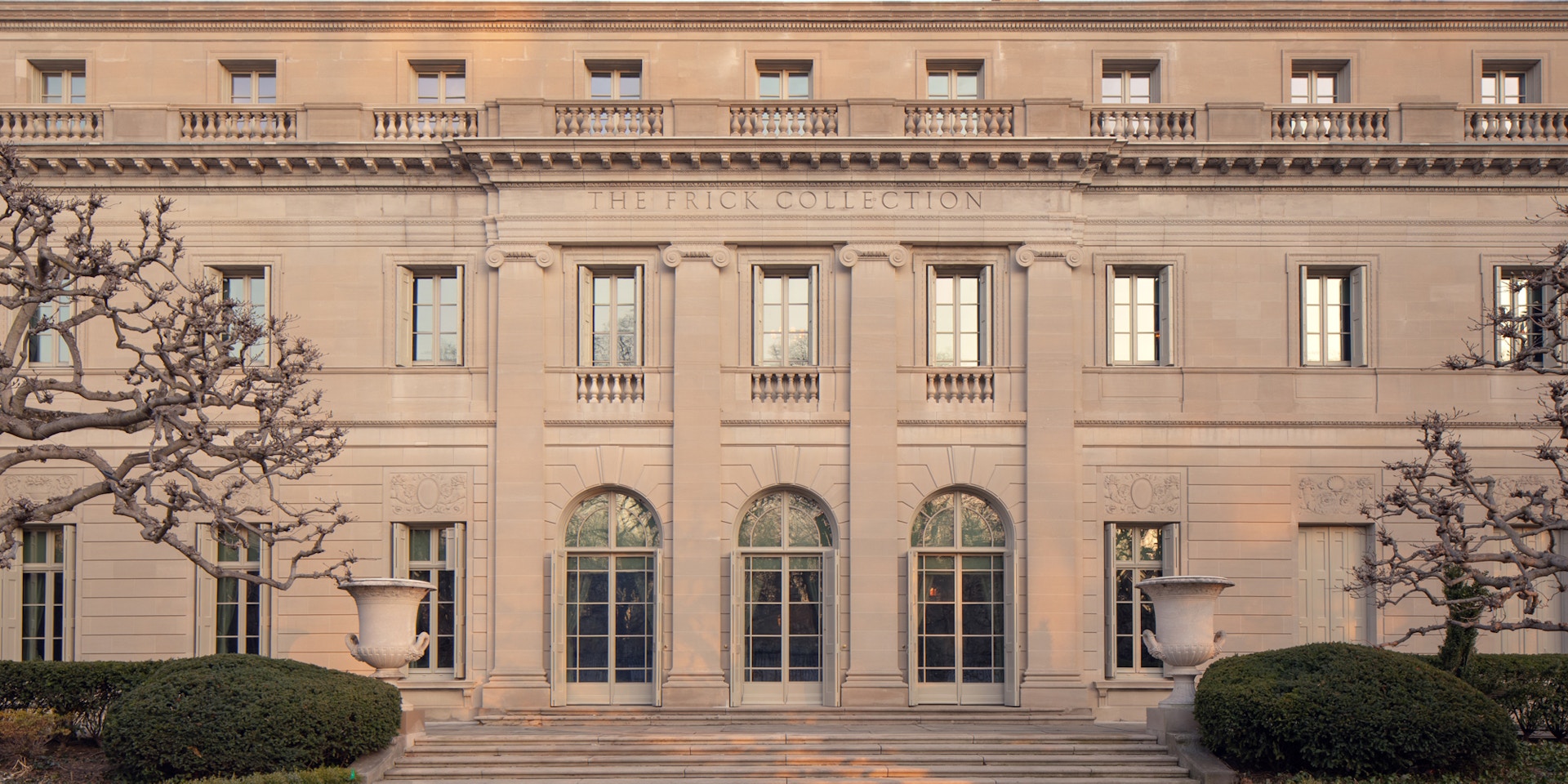 2 Frick Fifth Ave facade